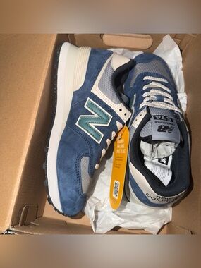 New Balance 574 Men's Navy Suede Casual Sneakers